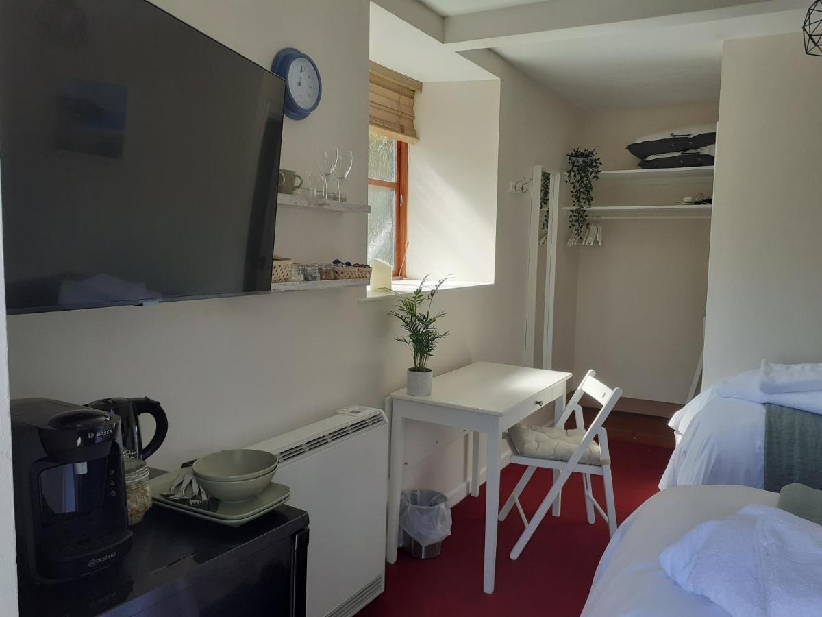 The Ivy Barn Holbeton Otel Dış mekan fotoğraf