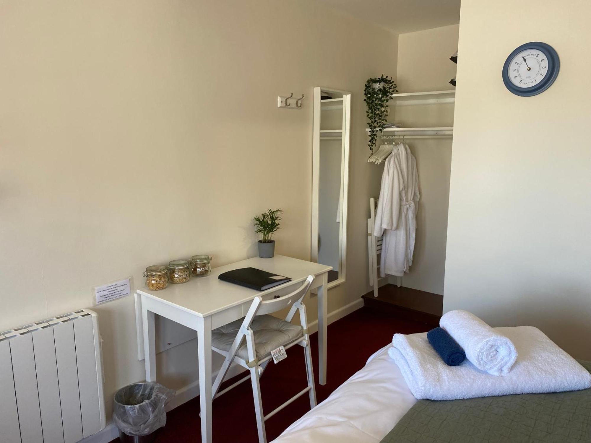 The Ivy Barn Holbeton Otel Dış mekan fotoğraf