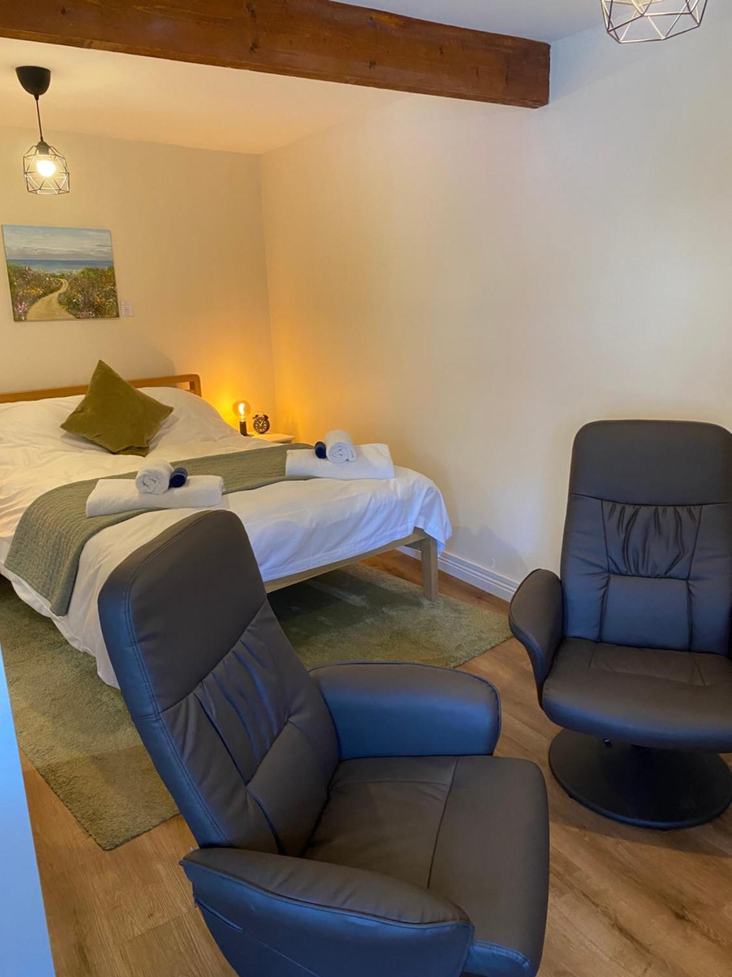 The Ivy Barn Holbeton Otel Dış mekan fotoğraf